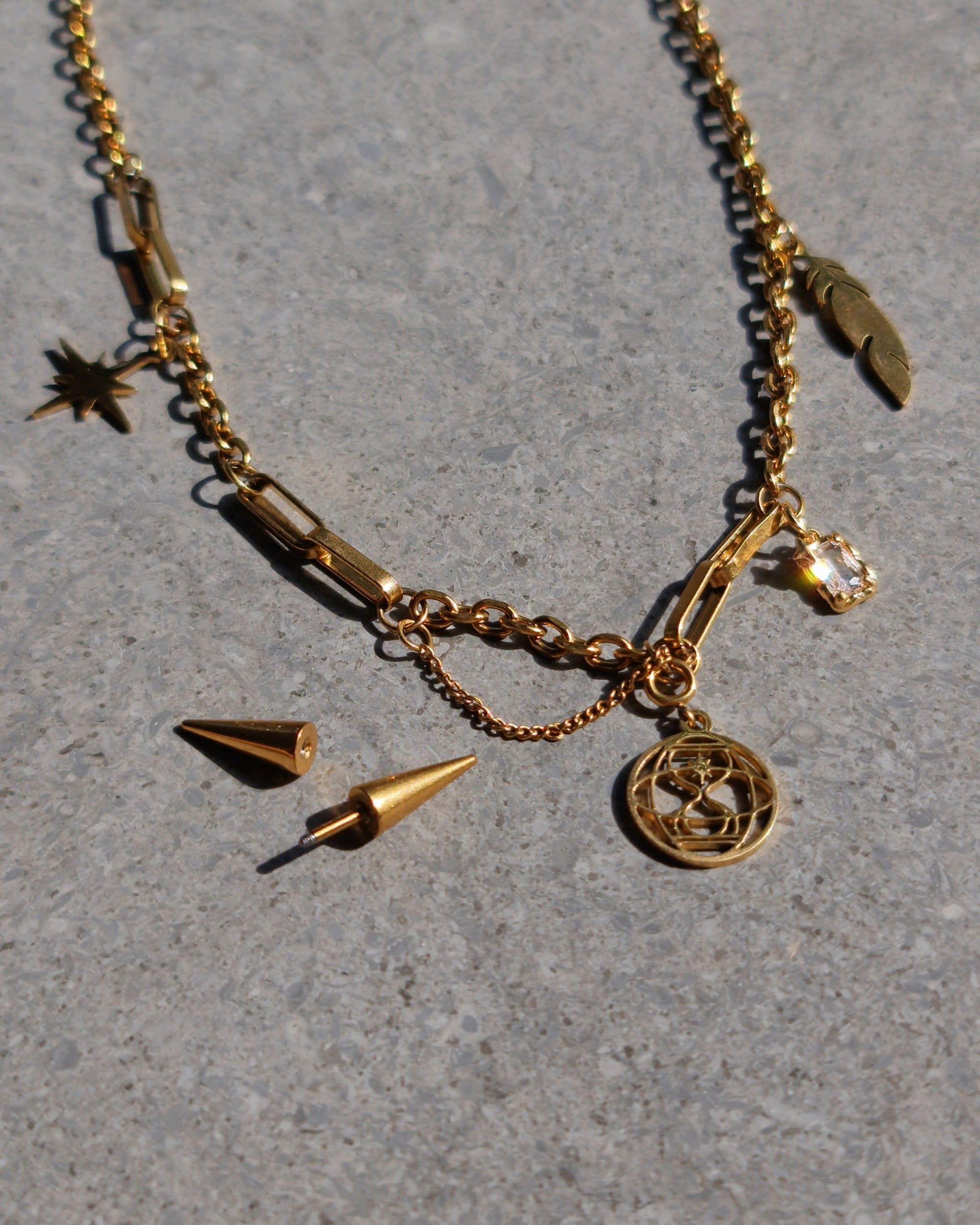Ateez Hourglass Gold Necklace – Nikaneko