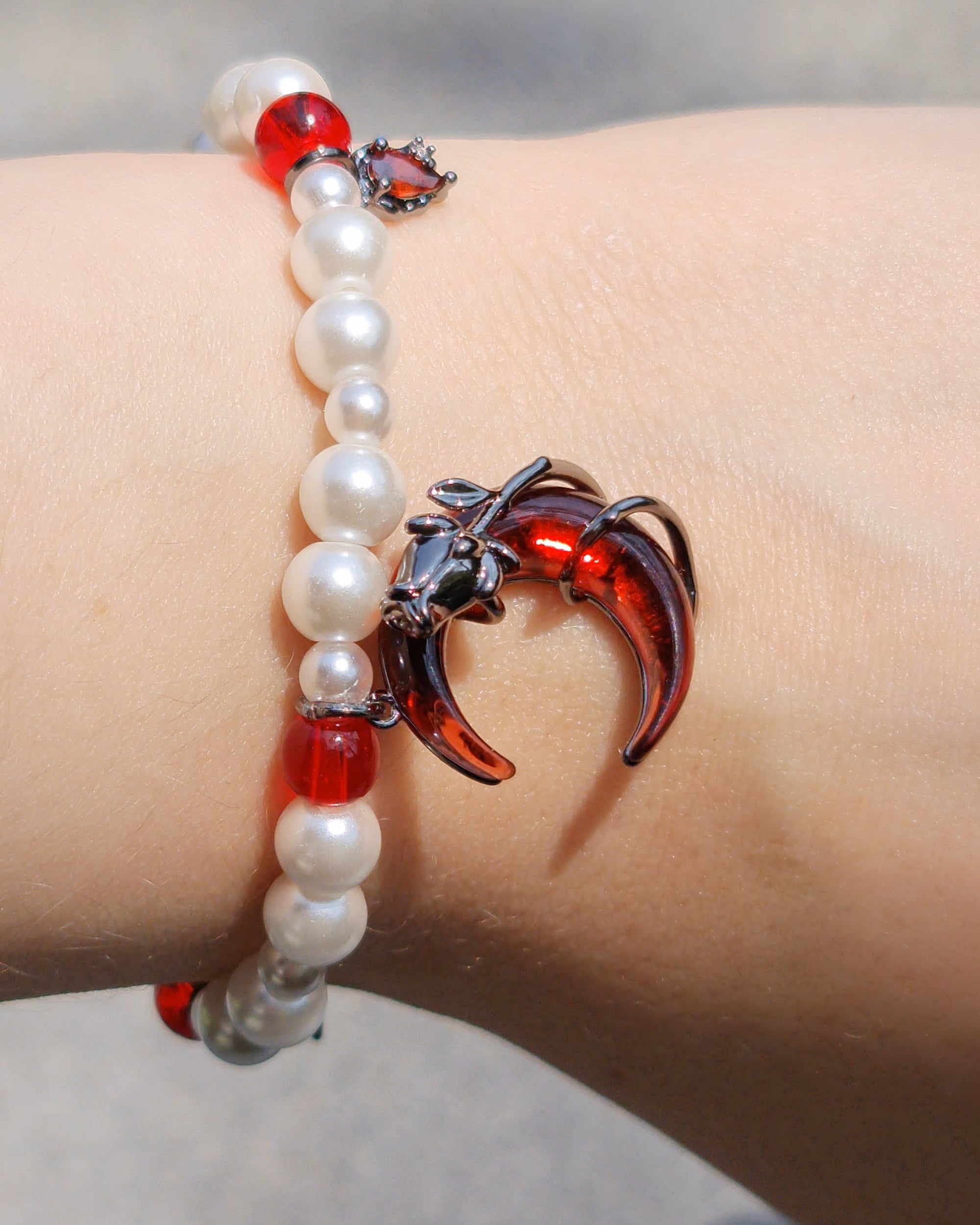 Blood Moon Bracelet - Nikaneko