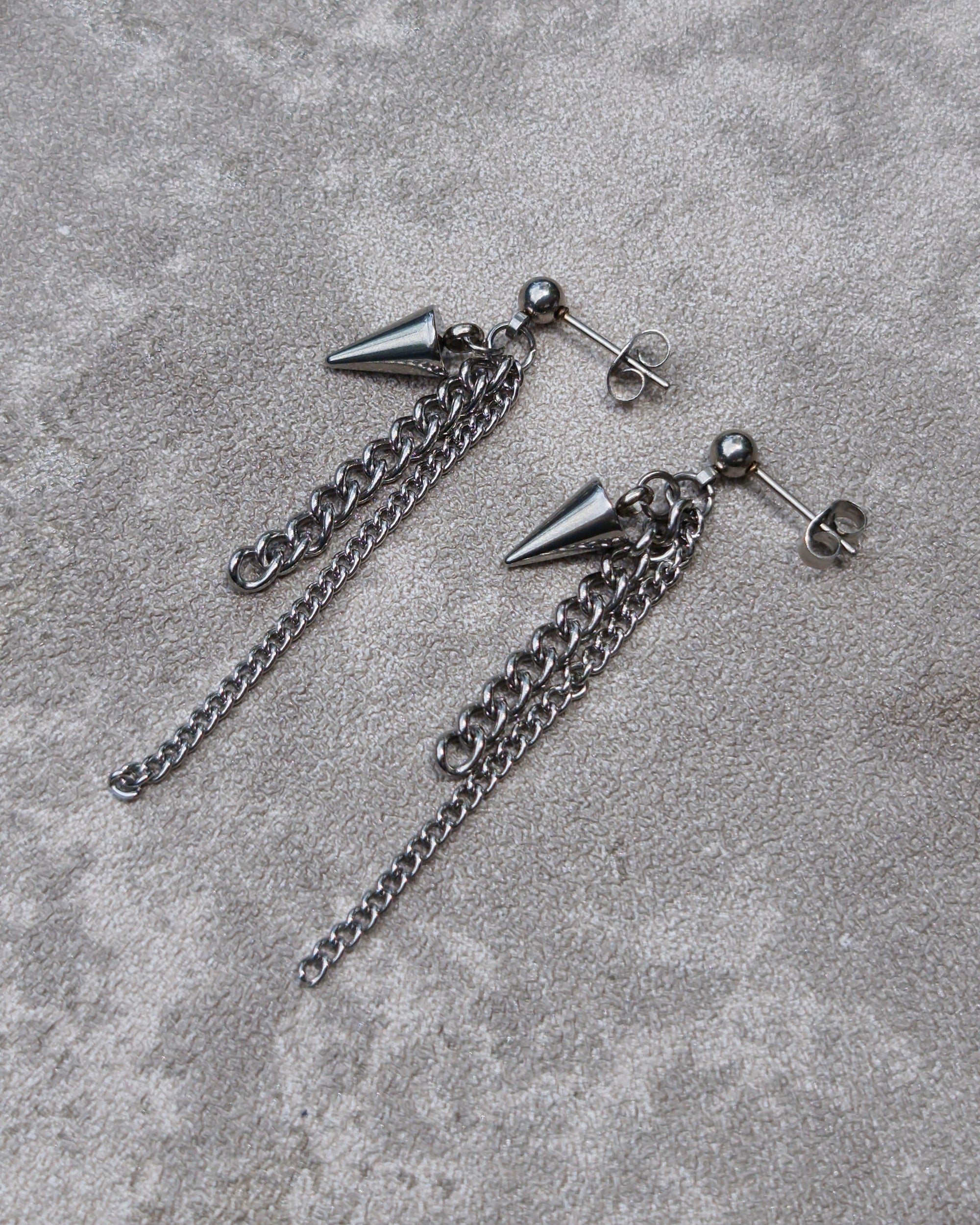 Double Chain Cone Earrings - Nikaneko