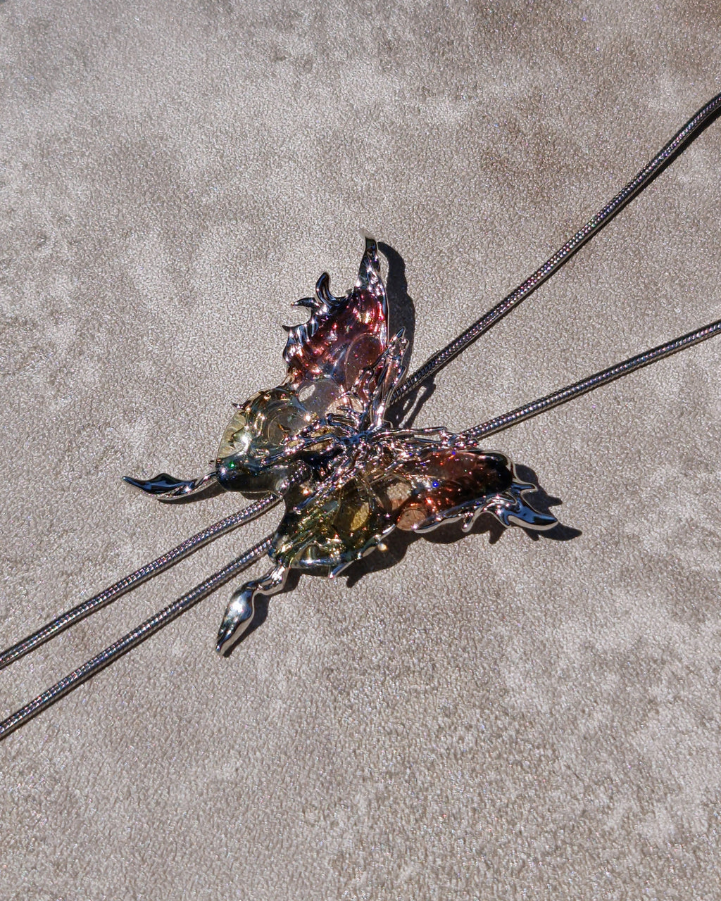 Flutter Cage Necklace - Nikaneko
