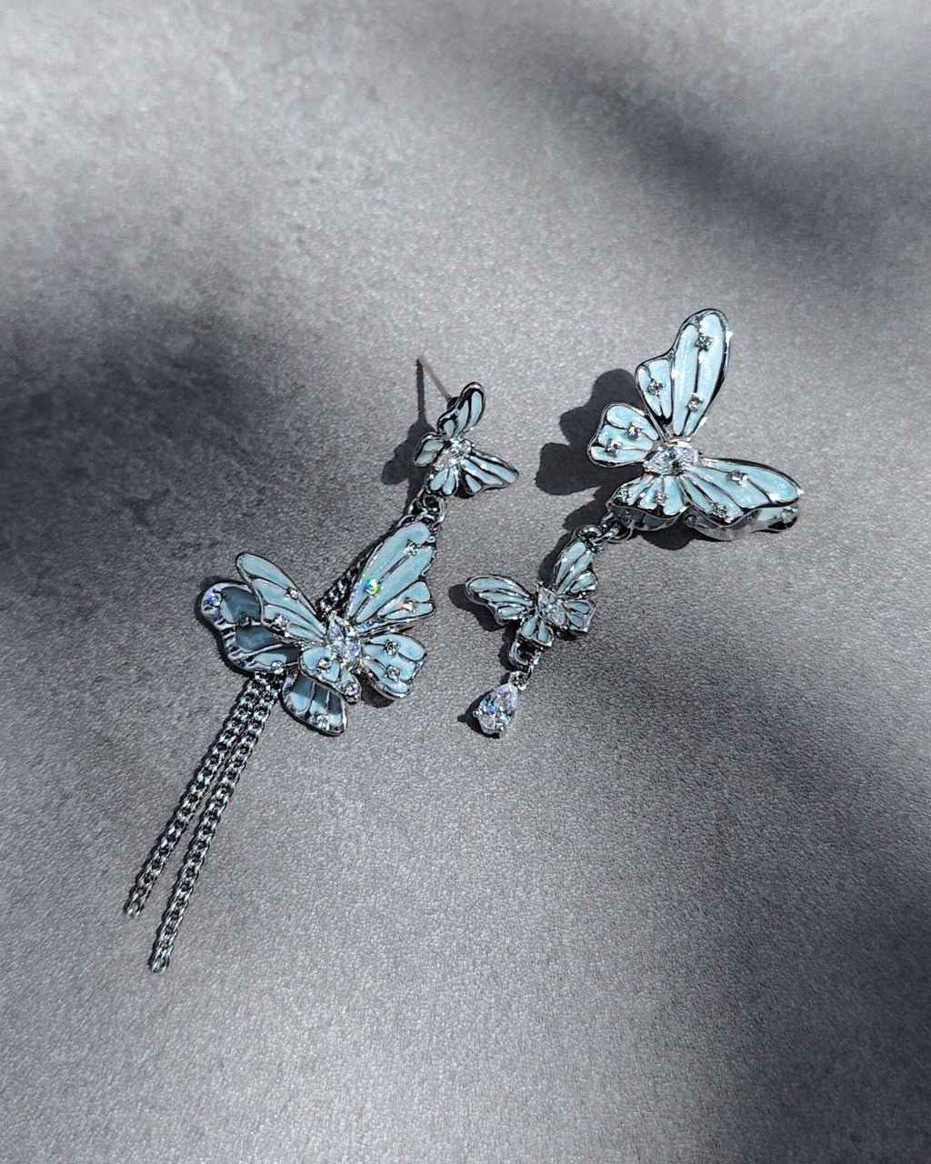 Minty Dew Butterfly Mismatched Earrings - Nikaneko