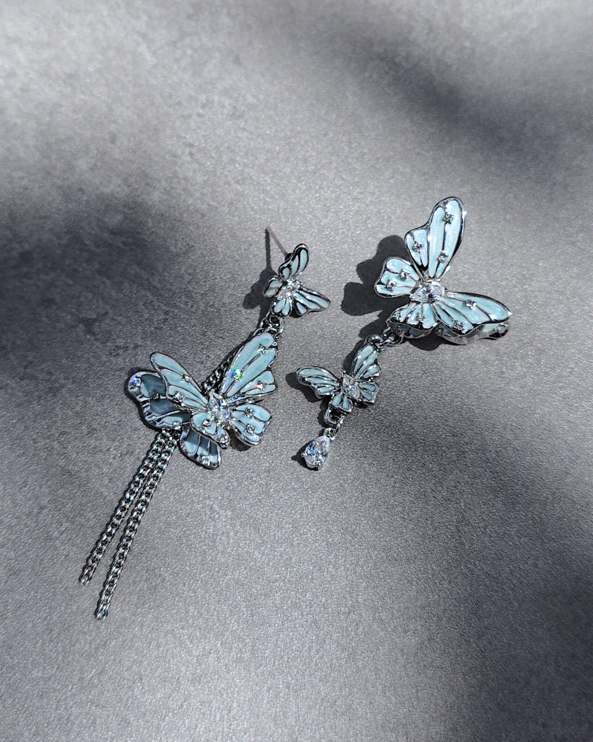 Minty Dew Butterfly Mismatched Earrings - Nikaneko