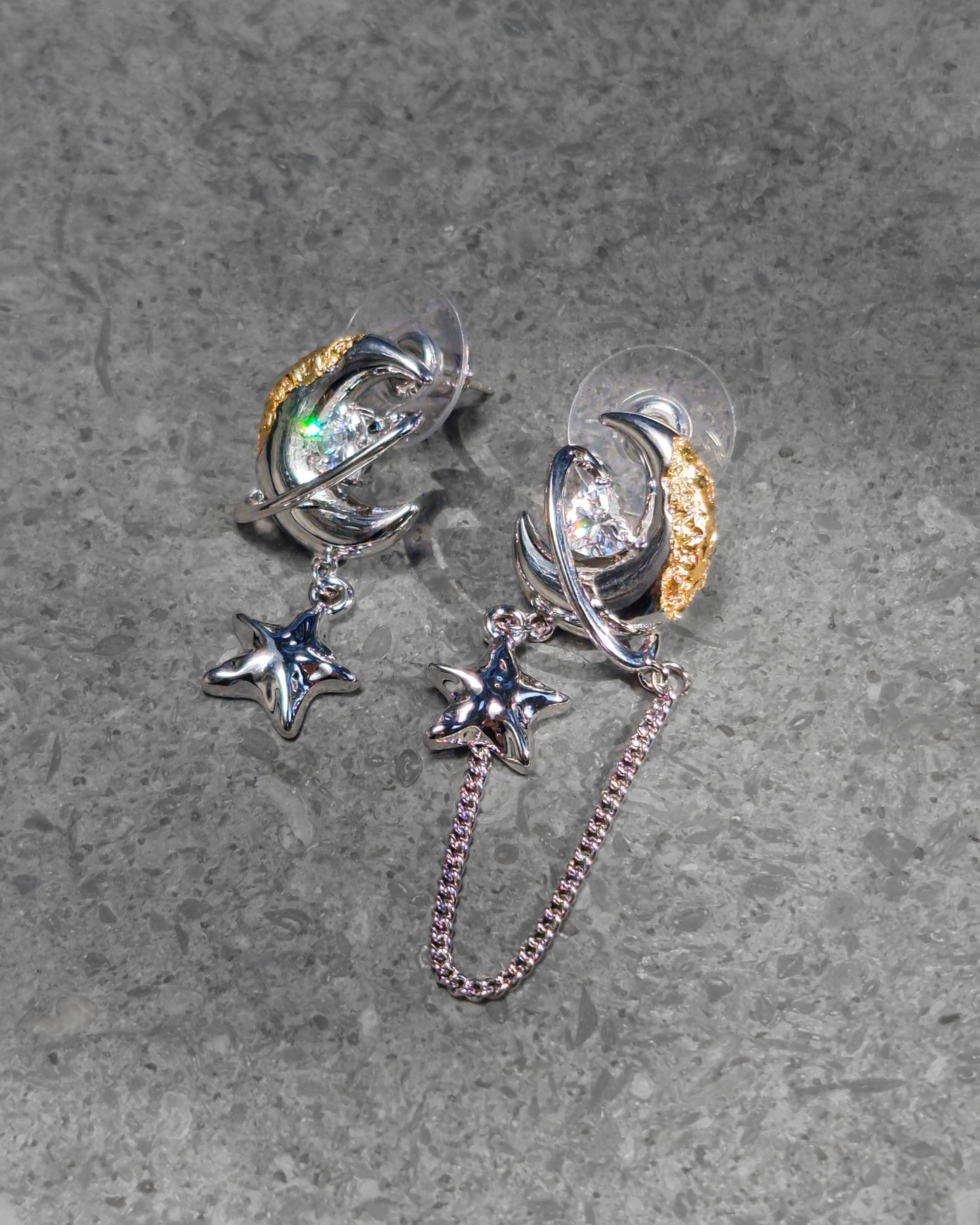 Moon Orbit Mismatched Earrings - Nikaneko