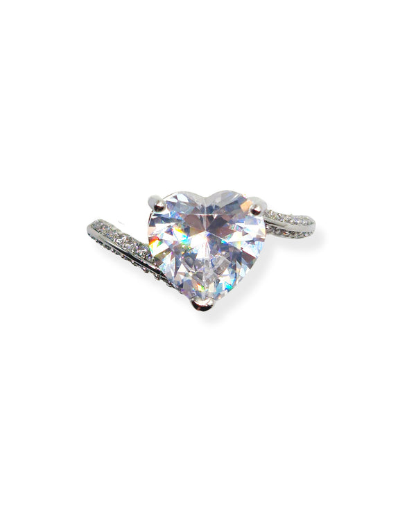 Ring With Crystal Heart Gem Inspired by Blackpink - Nikaneko
